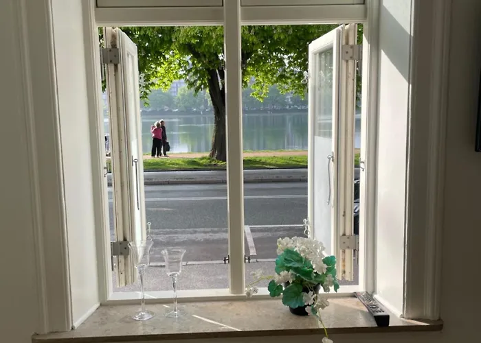 Uniq Apartment With A Little Garden - Placed In The Heart Of Copenhagen!